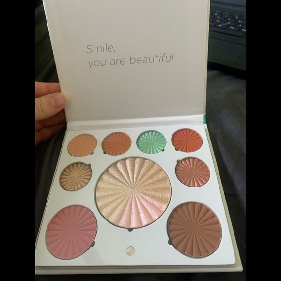 OFRA Cosmetics Good to Go Mini Mix Palette - Picture 1 of 3